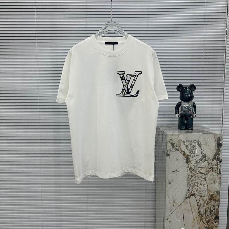 Louis Vuitton Men's T-shirts 254